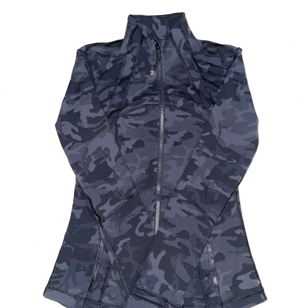LULULEMON SIZE 6 BLACK CAMO DEFINE JACKET